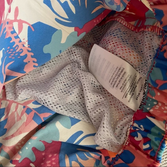 Patagonia barely baggies in Wild Waratah Reef - Picture 5 of 7